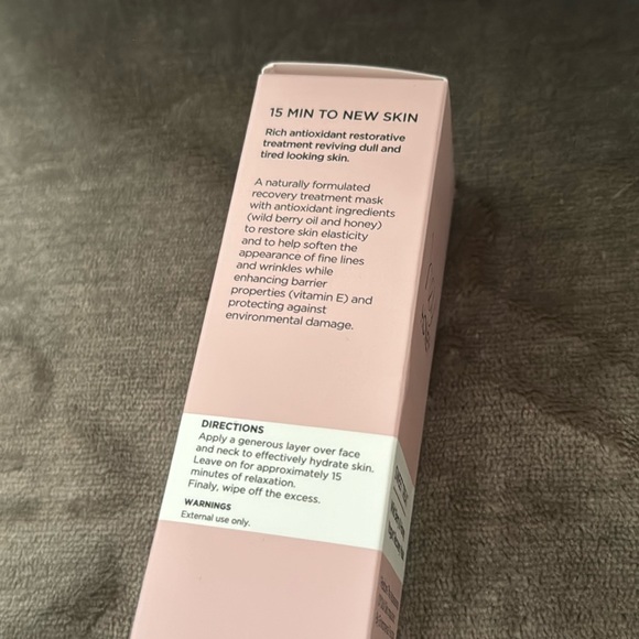 Sweet Treat Wildberry & honey yogurt recovery mask - Picture 4 of 4